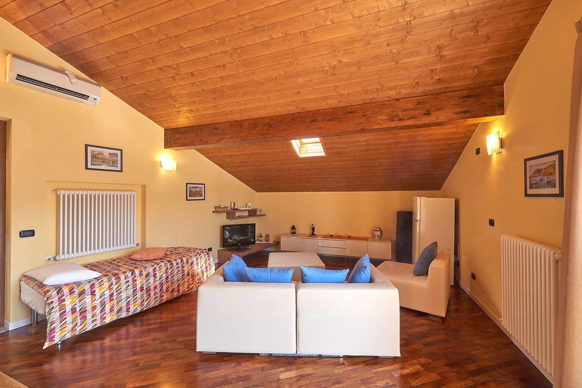 B&B-Foresteria Casa Della Musica Lake Como Mandello del Lario Dış mekan fotoğraf